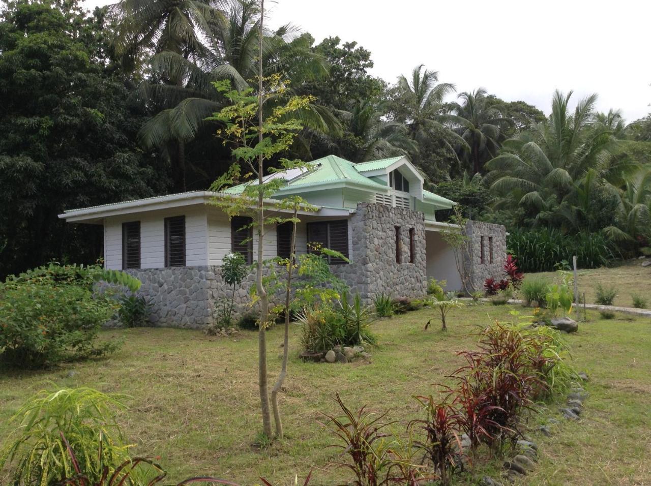 Вілла Citrus Creek Plantation La Plaine Екстер'єр фото